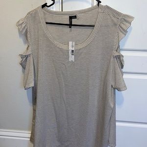Cold shoulder tee size 1x BNWT